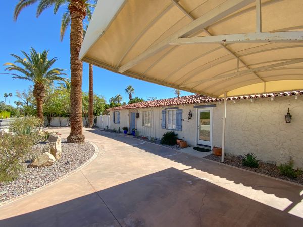 Palm Springs Home 1028338