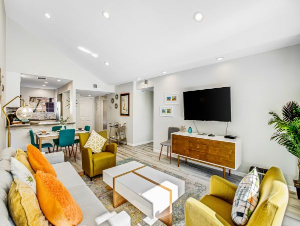 Palm Springs Home 1028340