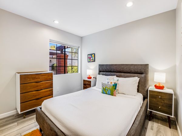 Palm Springs Home 1028340