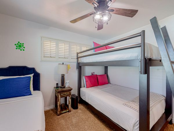 Palm Springs Home 1028341