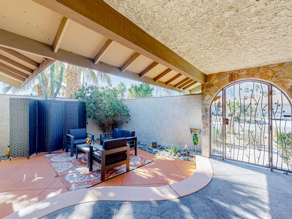 Palm Springs Home 1028341