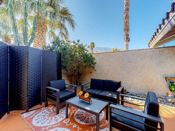 Palm Springs Home 1028341