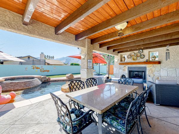 Palm Springs Home 1028341