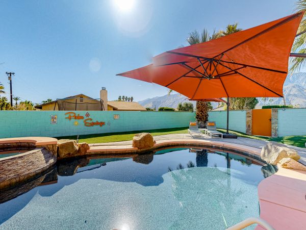Palm Springs Home 1028341