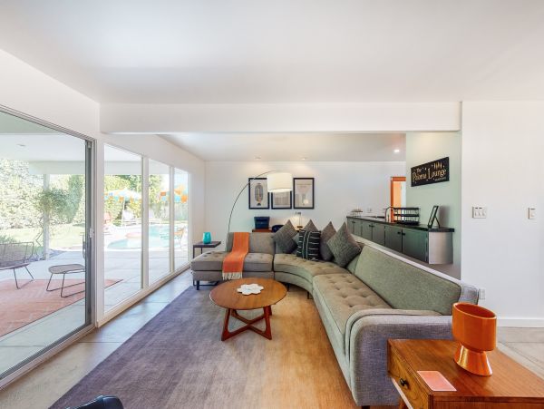 Palm Springs Home 1028342