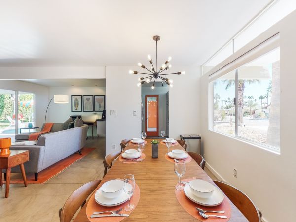 Palm Springs Home 1028342