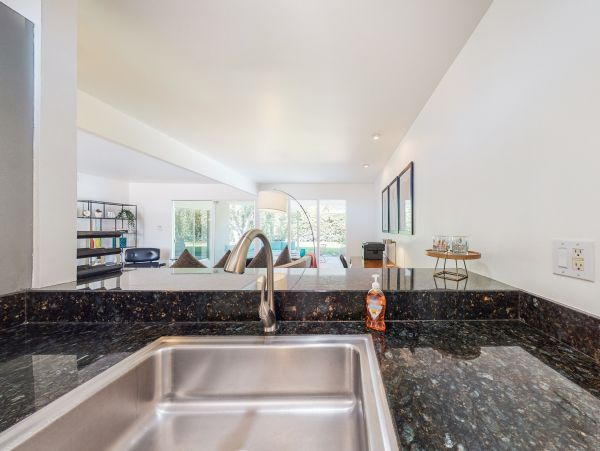 Palm Springs Home 1028342