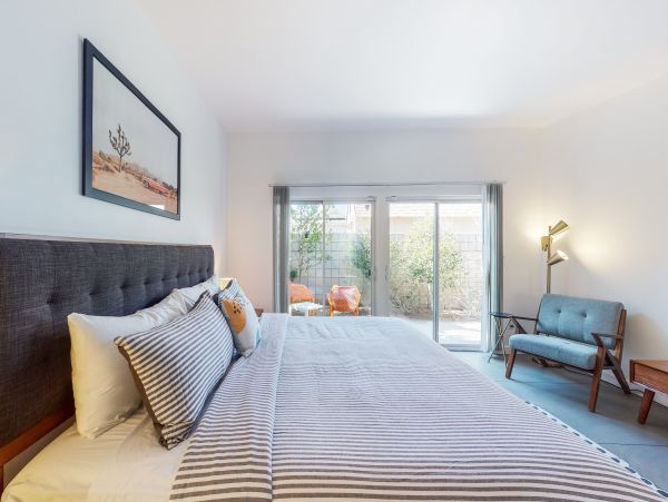 Palm Springs Home 1028342