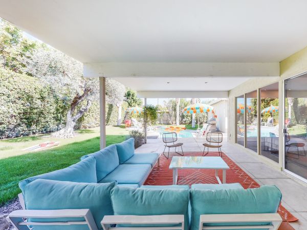 Palm Springs Home 1028342