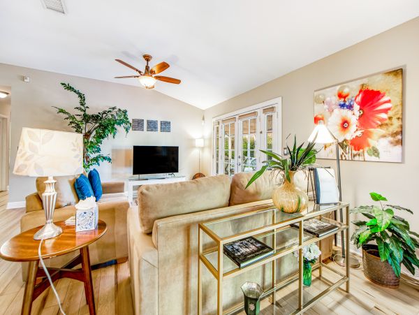 Palm Springs Home 1028343