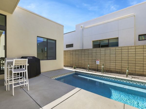 Palm Springs Home 1028344