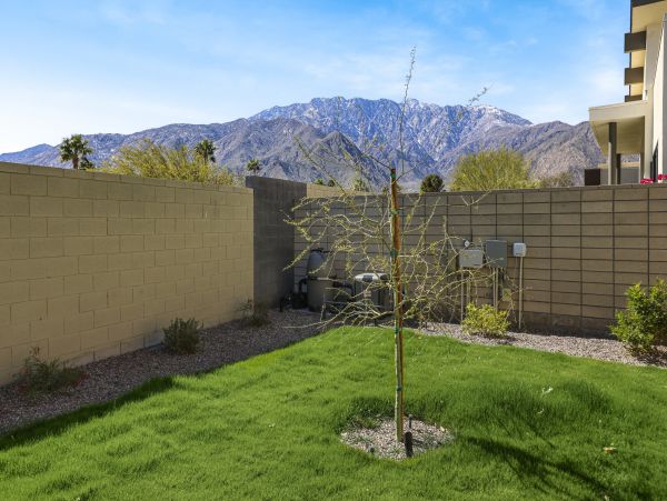 Palm Springs Home 1028344
