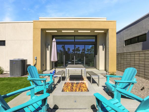 Palm Springs Home 1028344