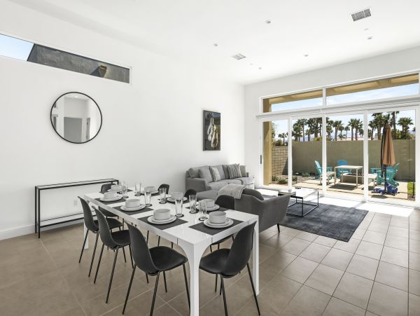 Palm Springs Home 1028344