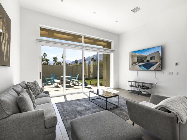 Palm Springs Home 1028344
