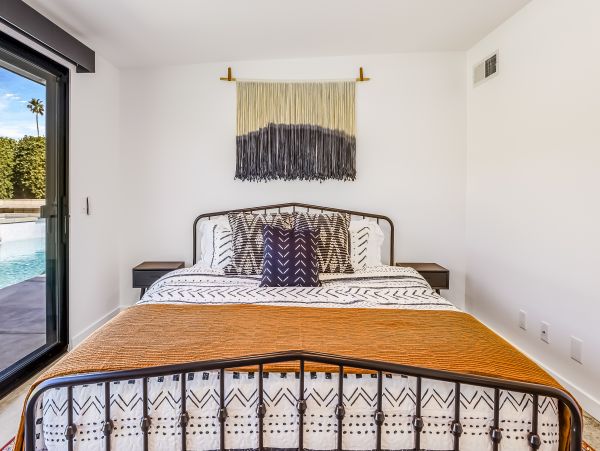 Palm Springs Home 1028345