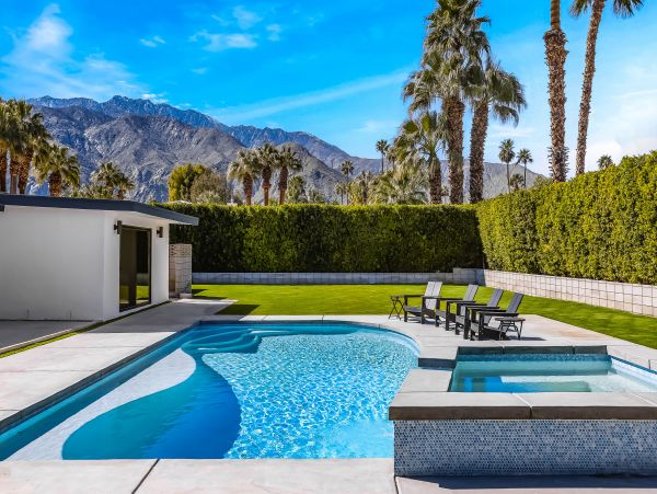 Palm Springs Home 1028345