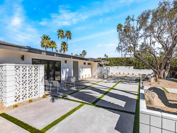 Palm Springs Home 1028345