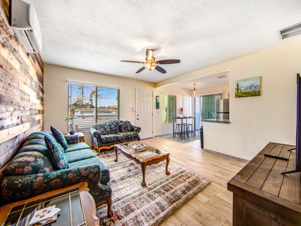 Palm Springs Home 1028346