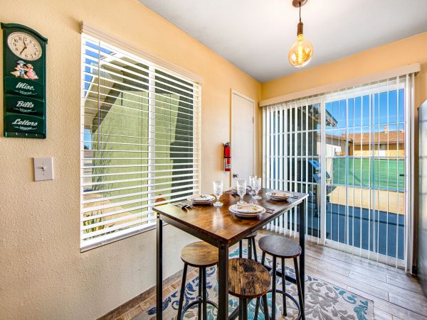 Palm Springs Home 1028346