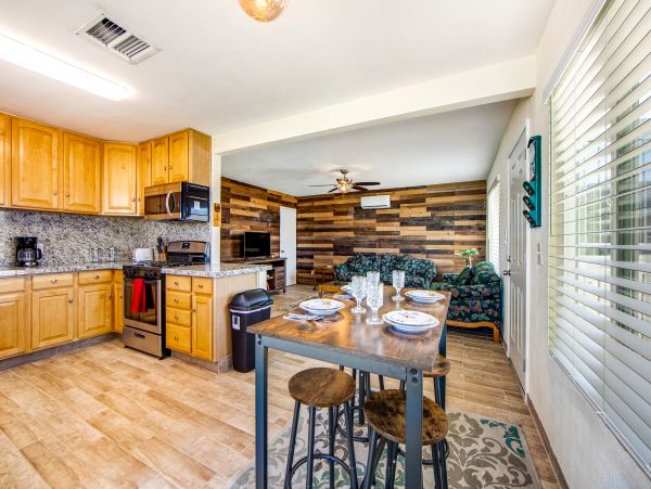 Palm Springs Home 1028346