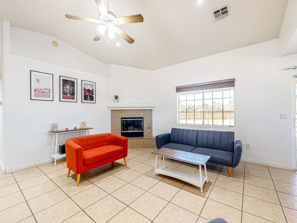 Palm Springs Home 1028349
