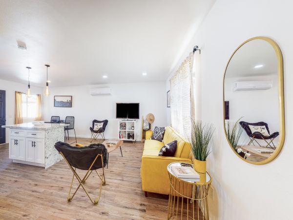 Palm Springs Home 1028353