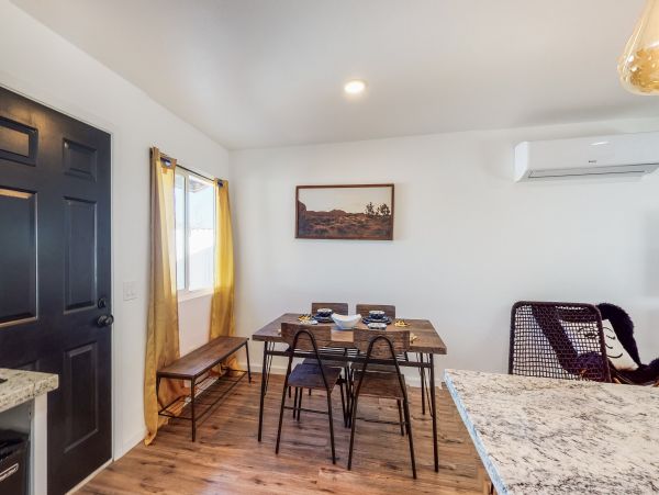 Palm Springs Home 1028353