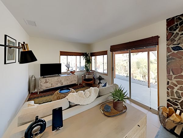 Palm Springs Home 1028365