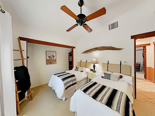 Palm Springs Home 1028370