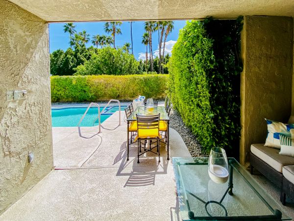 Palm Springs Home 1028371