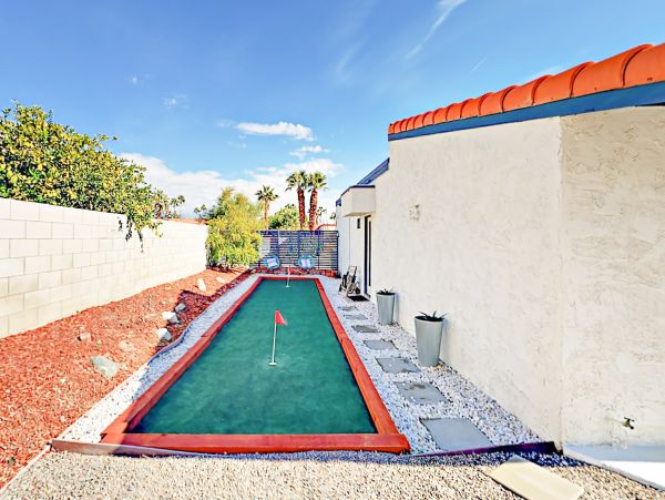 Palm Springs Home 1028374
