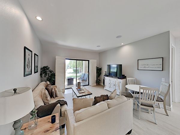 Palm Springs Home 1028378