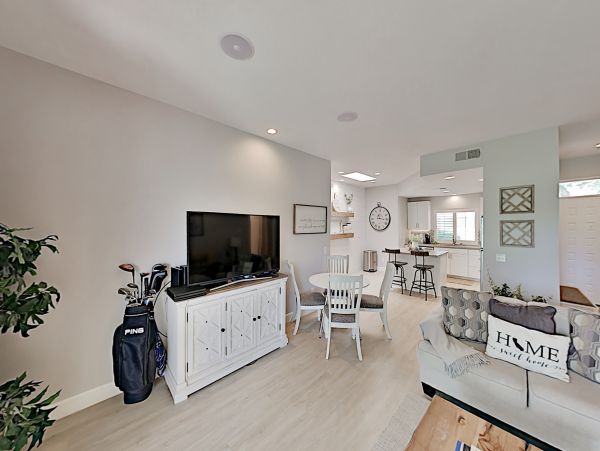 Palm Springs Home 1028378