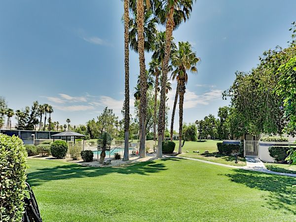 Palm Springs Home 1028378