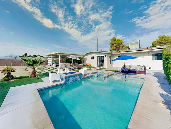 Palm Springs Home 1028379