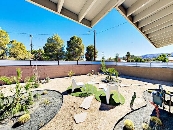 Palm Springs Home 1028379
