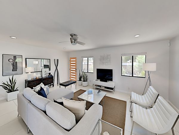 Palm Springs Home 1028379