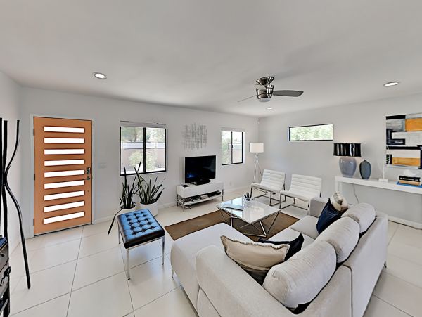 Palm Springs Home 1028379