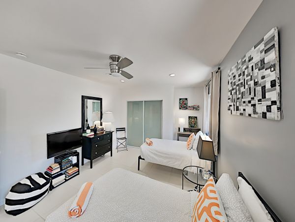 Palm Springs Home 1028379