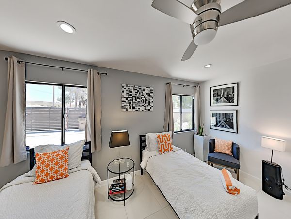 Palm Springs Home 1028379