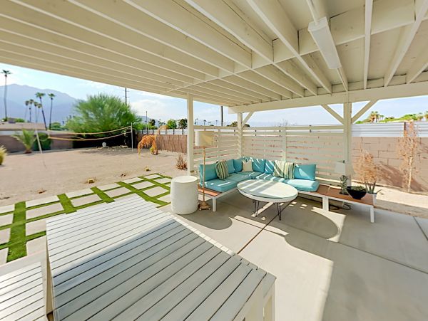 Palm Springs Home 1028379