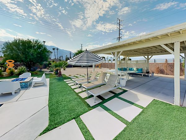 Palm Springs Home 1028379