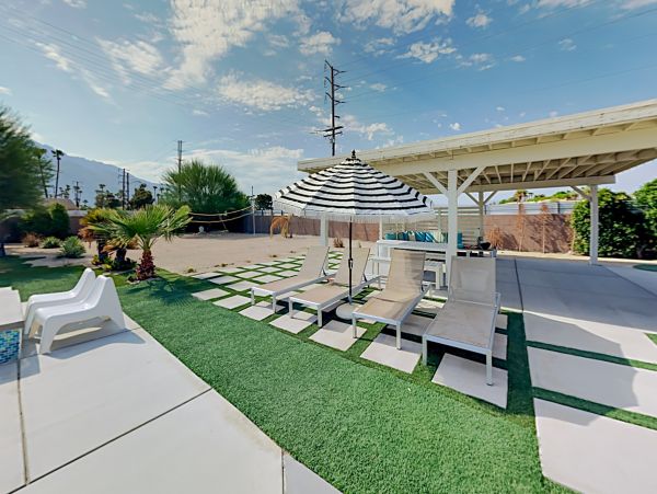 Palm Springs Home 1028379