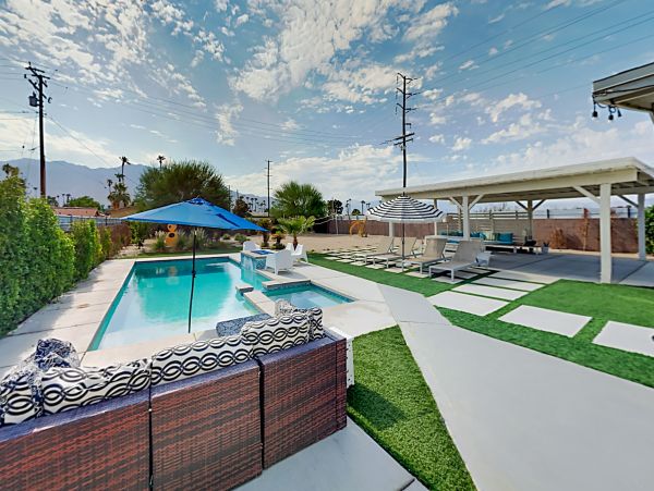 Palm Springs Home 1028379