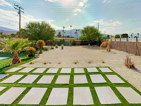 Palm Springs Home 1028379