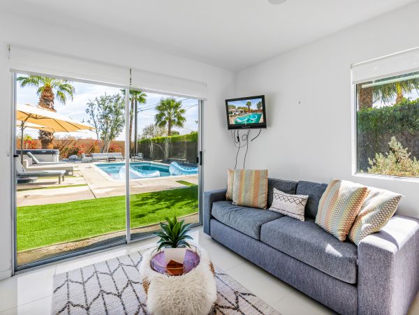Palm Springs Home 1028384