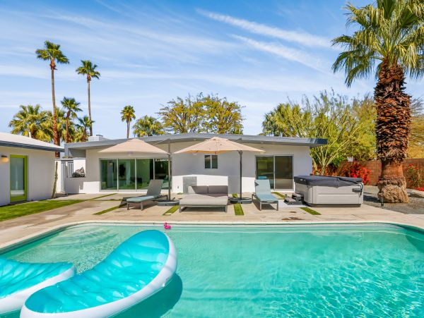 Palm Springs Home 1028384