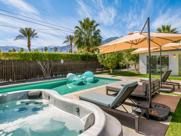 Palm Springs Home 1028384