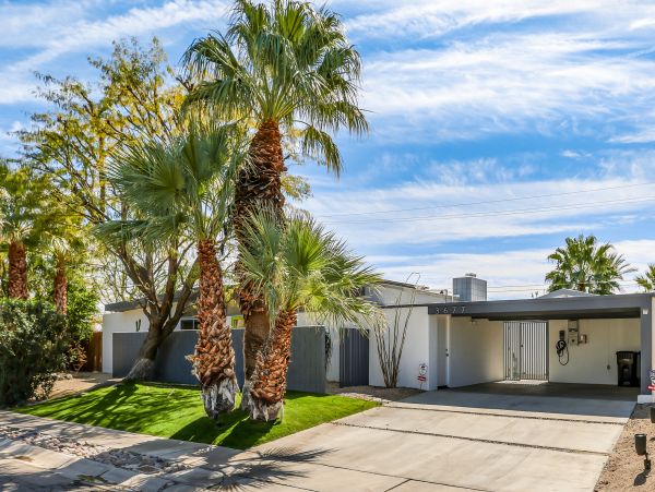Palm Springs Home 1028384